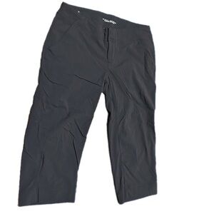Columbia Omni Shield black capris